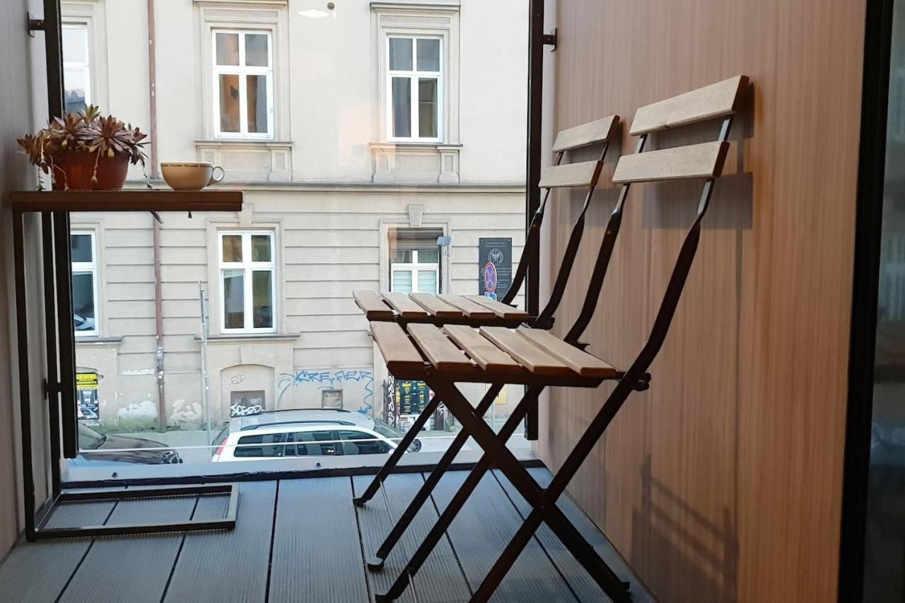 Boutique 108 - Old City, Luxury Apt. With A Garage Krakow Luaran gambar