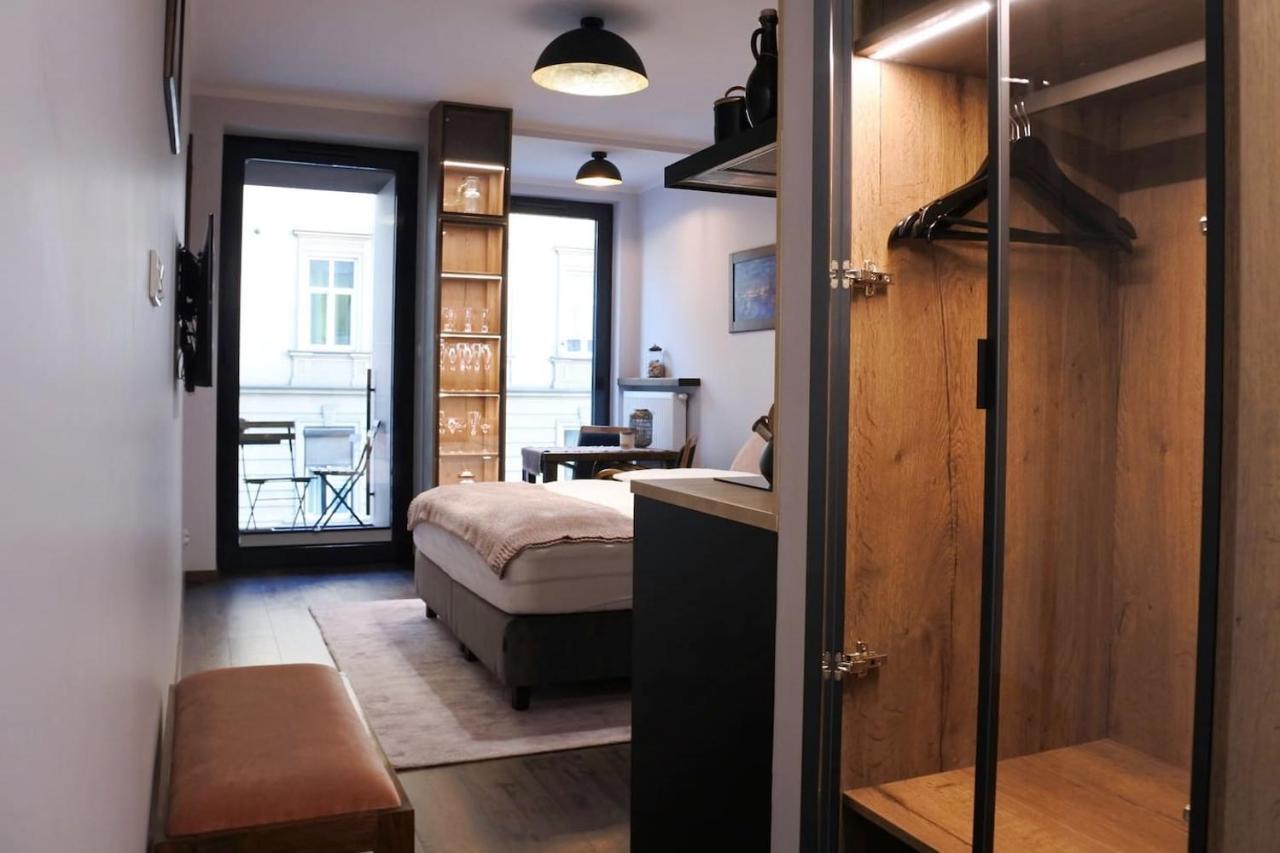 Boutique 108 - Old City, Luxury Apt. With A Garage Krakow Luaran gambar