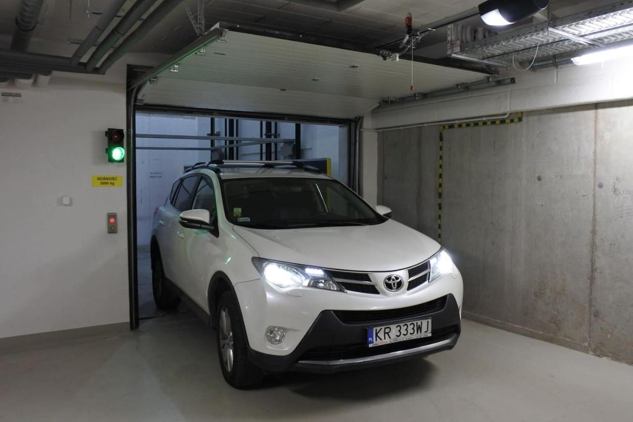 Boutique 108 - Old City, Luxury Apt. With A Garage Krakow Luaran gambar